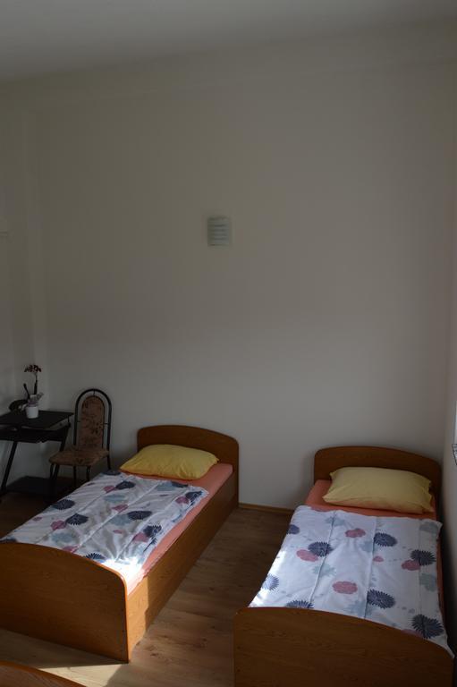 Pansion Modana Medugorje Bagian luar foto