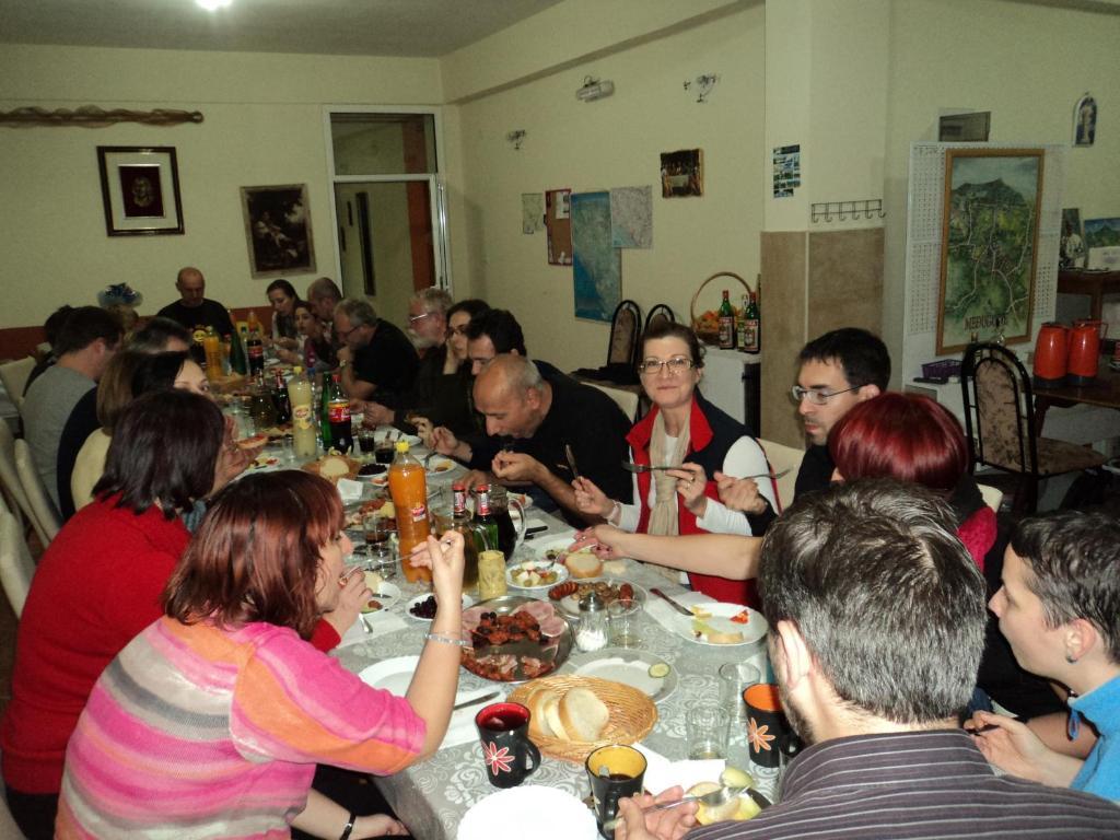 Pansion Modana Medugorje Bagian luar foto