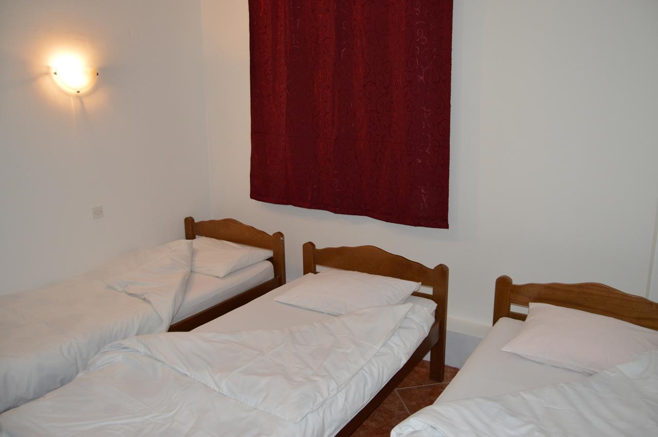 Pansion Modana Medugorje Bagian luar foto